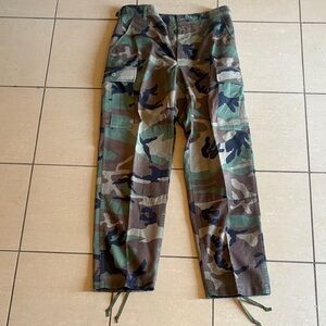 Vintage U.S. Army Cargo Pants - Woodland Camo Small